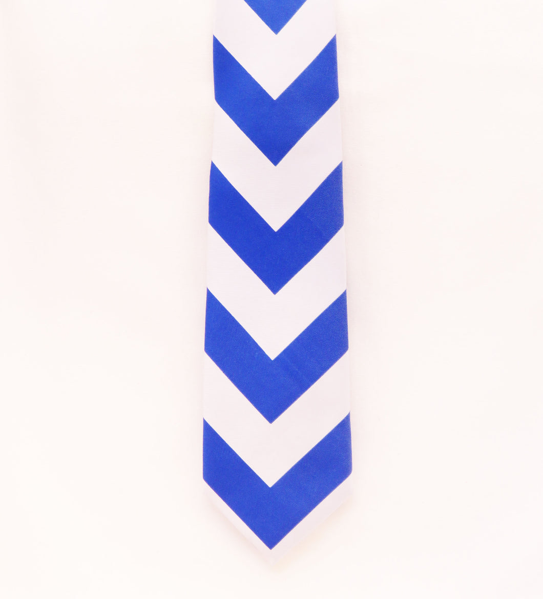 Royal blue and sliver chevron pattern necktie set